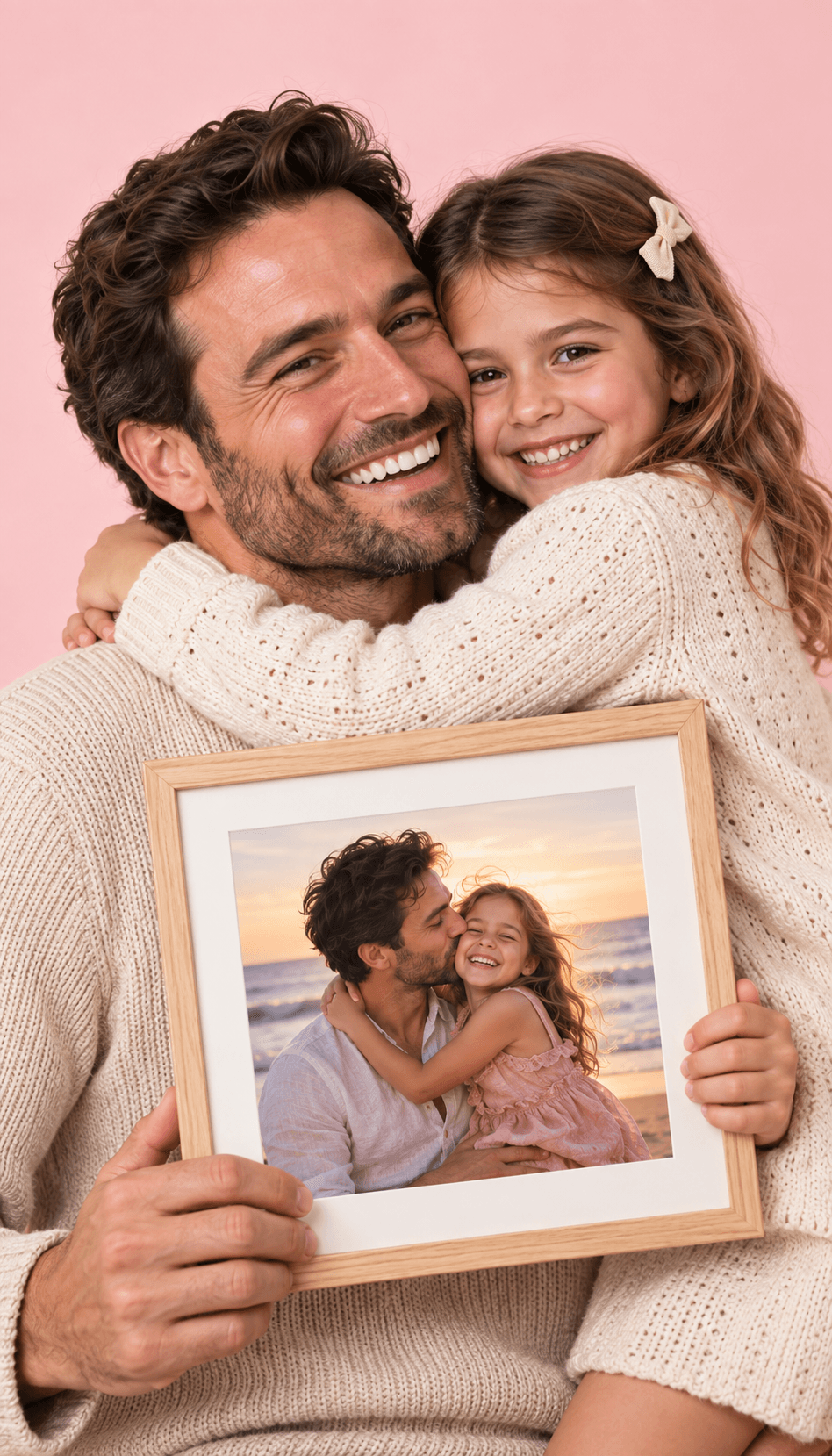 Vater und Tochter mit einem gerahmten Familienfoto